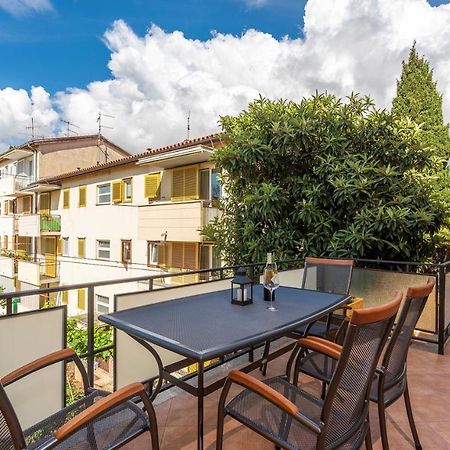 Apartment Lazzarich With Terrace Πόρετς Εξωτερικό φωτογραφία