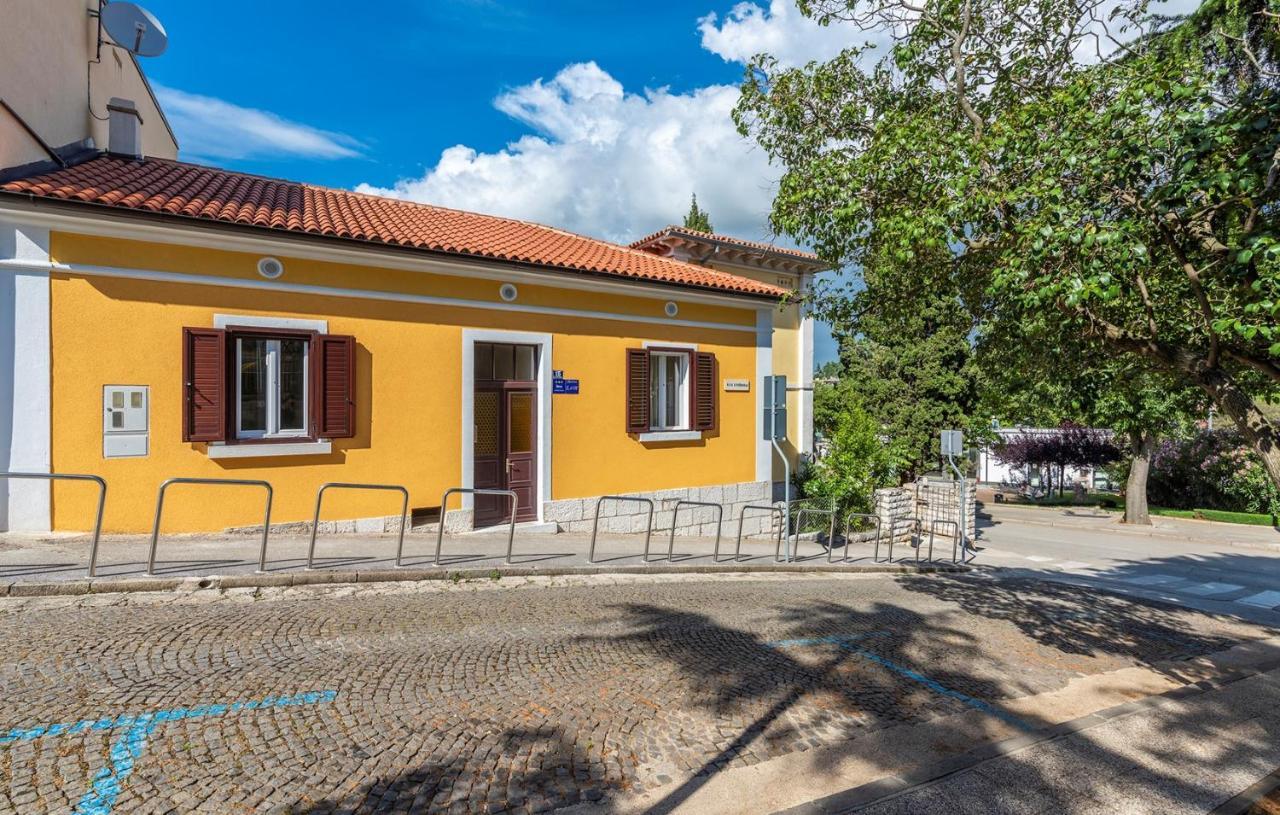Apartment Lazzarich With Terrace Πόρετς Εξωτερικό φωτογραφία