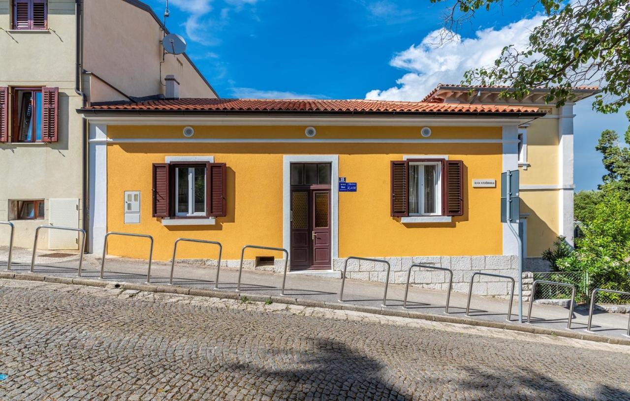 Apartment Lazzarich With Terrace Πόρετς Εξωτερικό φωτογραφία