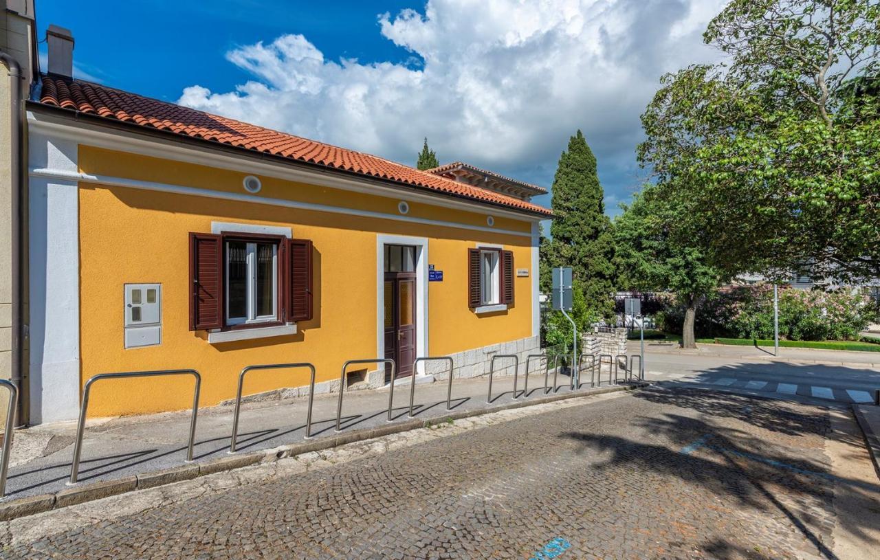 Apartment Lazzarich With Terrace Πόρετς Εξωτερικό φωτογραφία