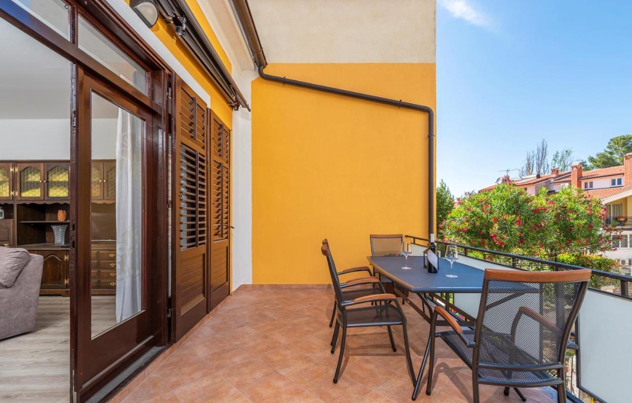 Apartment Lazzarich With Terrace Πόρετς Εξωτερικό φωτογραφία